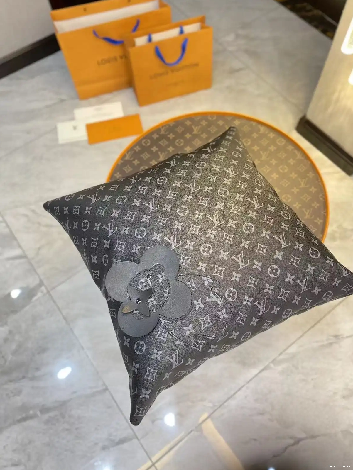 VIVIENNE CUSTOM PILLOW LV 0526